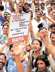 Teachers demonstrate at UGC, September 12, 2002